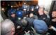 BRANITELJI DEMANTIRALI OSTOJIĆA: Policajac pokušao oteti branitelja i davio ga, ove fotografije sve pokazuju!