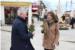 IZNENAĐENJE NA GRUŠKOJ PLACI   Vlahušić   sa   suradnicima dijelio ruže ženama (FOTO)
