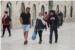JUŽINA IH NE ZAUSTAVLJA Stradunom šetali i turisti i domaći