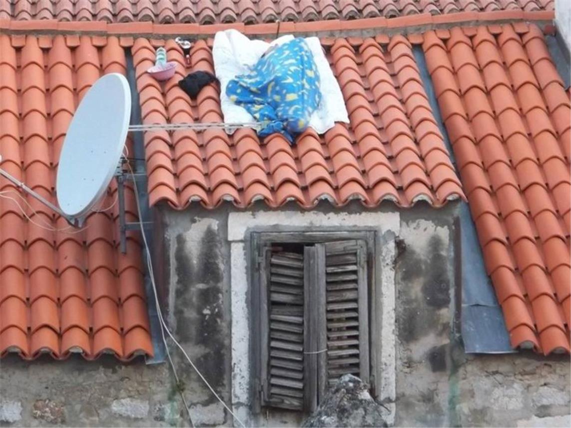 Spavač na krovu-Dubrovnik 0