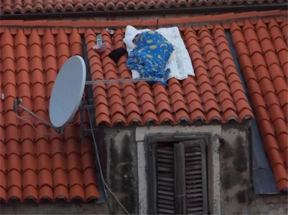 Spavač na krovu-Dubrovnik 0