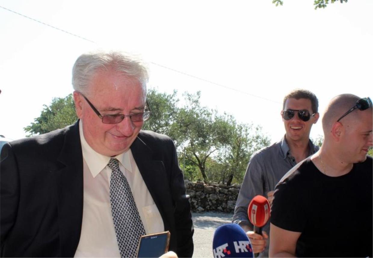 PRINC AKISHINO POSJETIO KONAVLE 0
