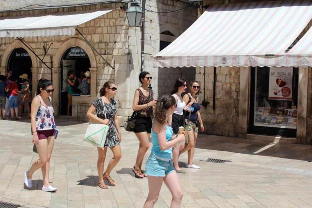 Prepun Stradun turista 0