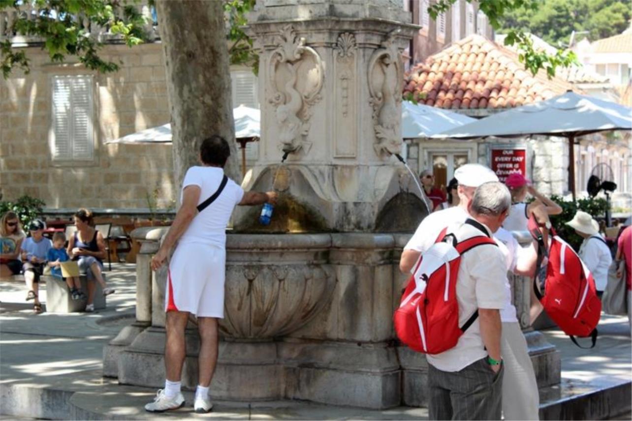 Prepun Stradun turista 0