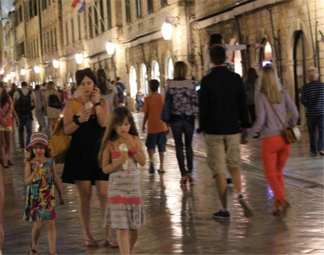 Stradun noć  0