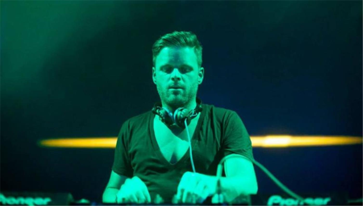 DJ  Eddie Thoneick u Revelinu 0