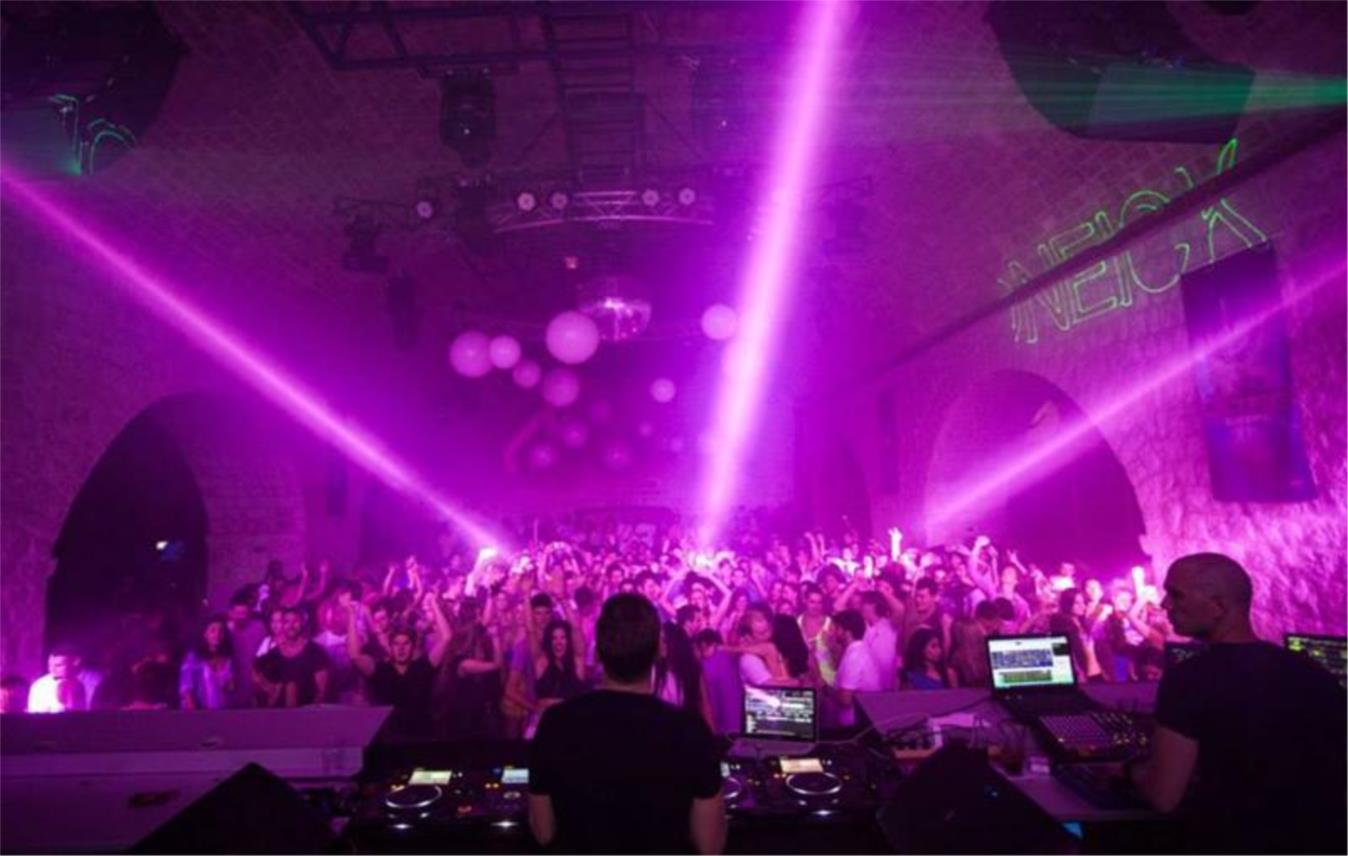 DJ  Eddie Thoneick u Revelinu 0