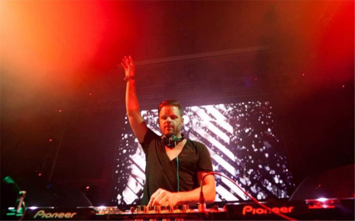 DJ  Eddie Thoneick u Revelinu 0