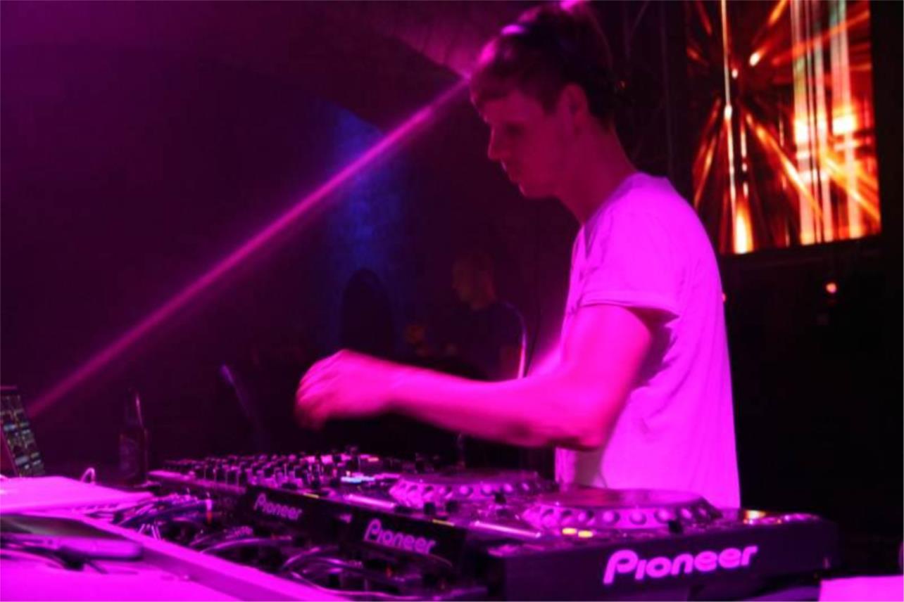 Joris Voon Revelin 0