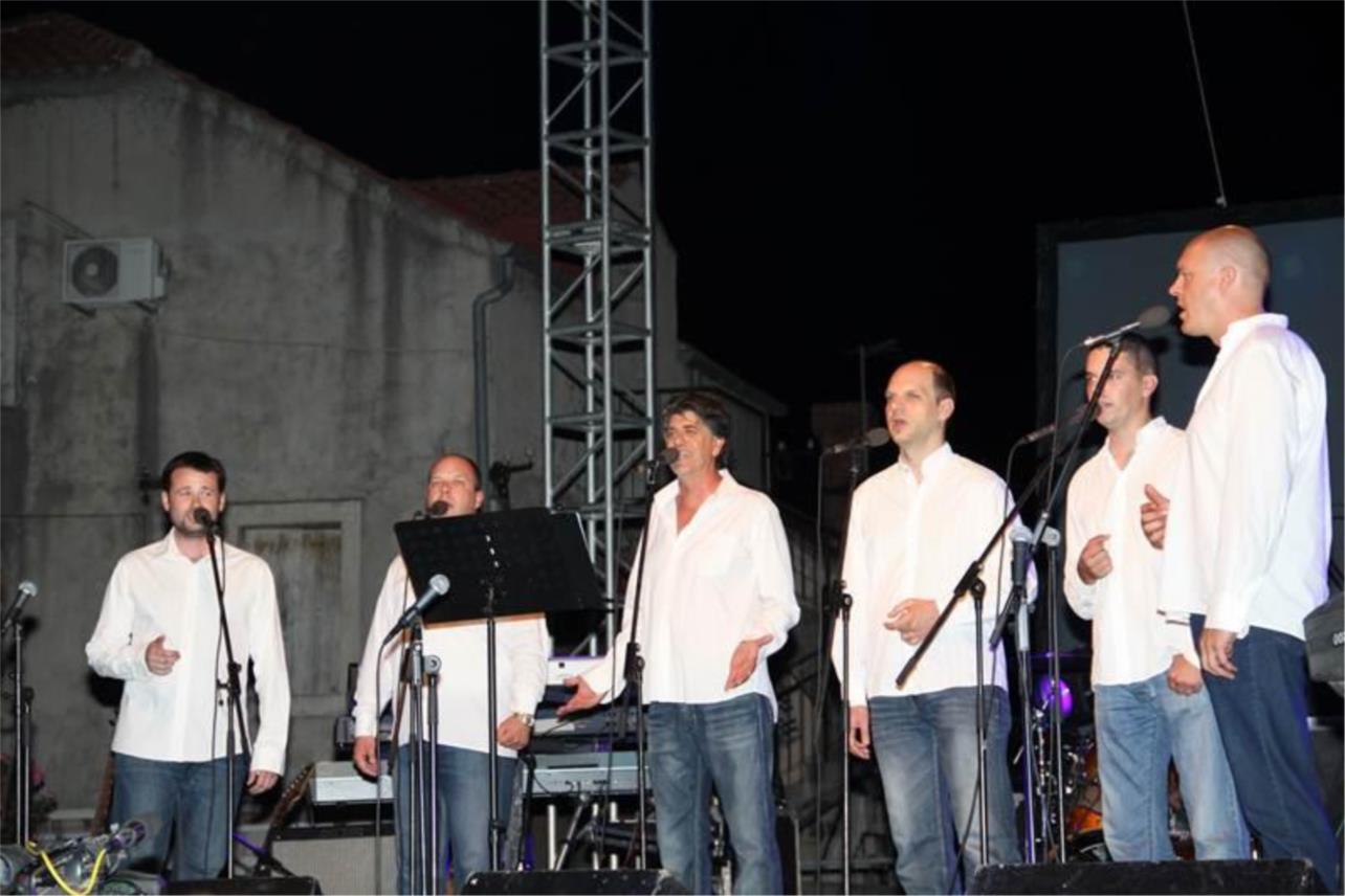 Bila noć 2013. 0