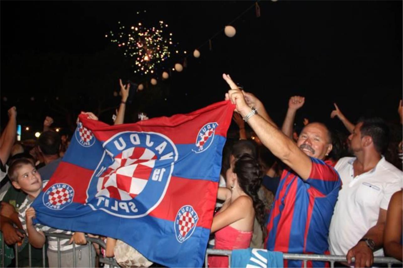 Bila noć 2013. 0