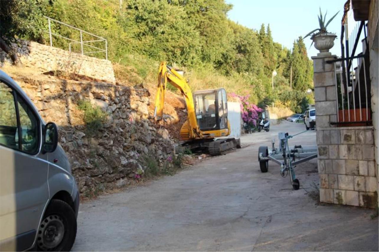 Parking Gornji Kono  0