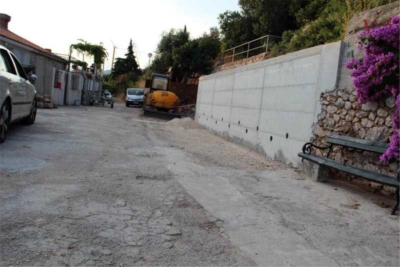 Parking Gornji Kono  0