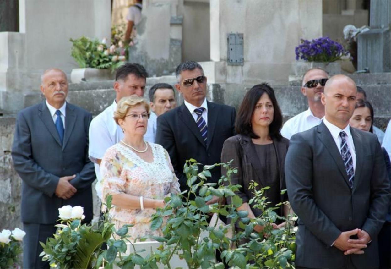 Položeni vijenci kod Spomen-križa na Boninovu 0