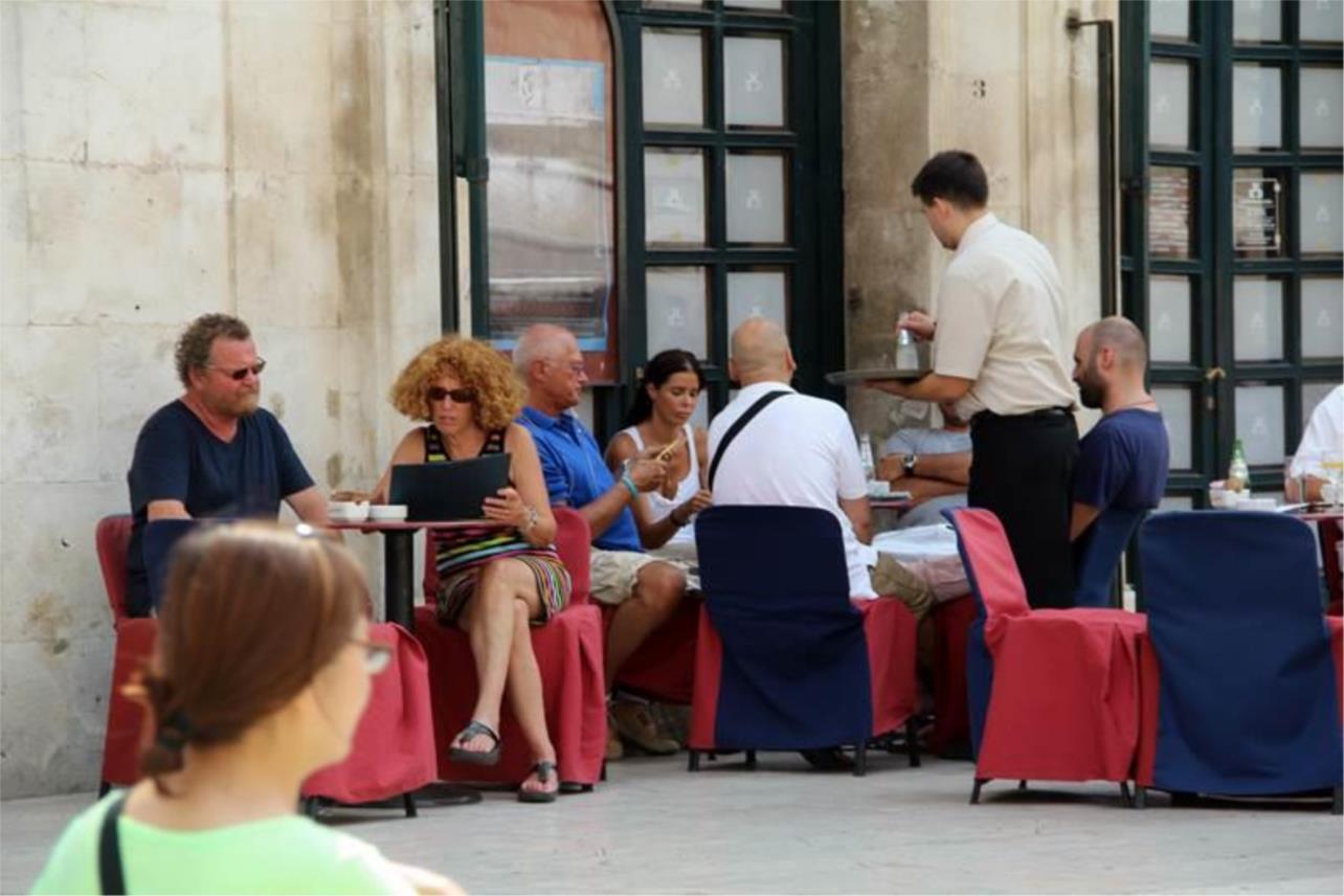 Sanja Duggan u Gradskoj kavani 0