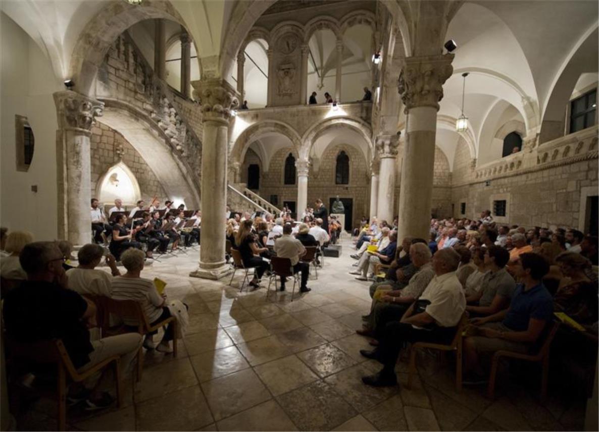 Dubrovnik u pozno ljeto 0