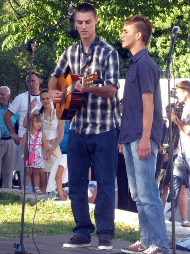Otkrivanje spomenika Niki Brajiću u Ravnom 0