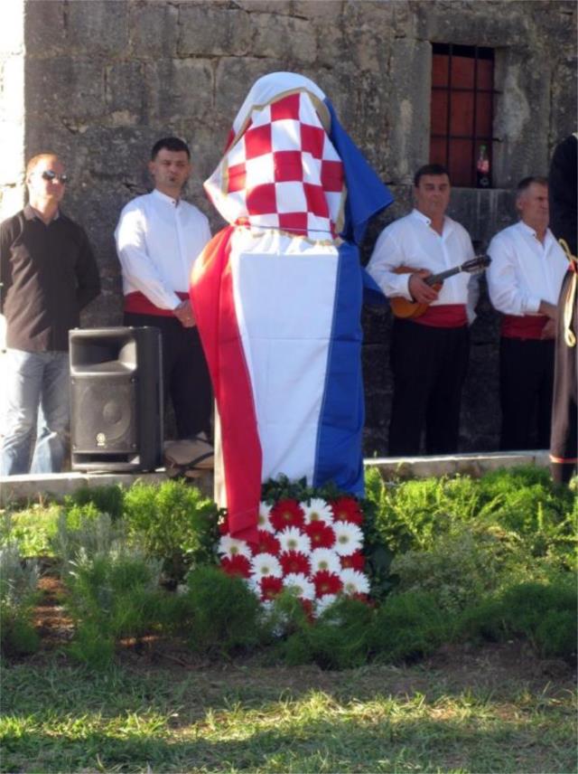 Otkrivanje spomenika Niki Brajiću u Ravnom 0