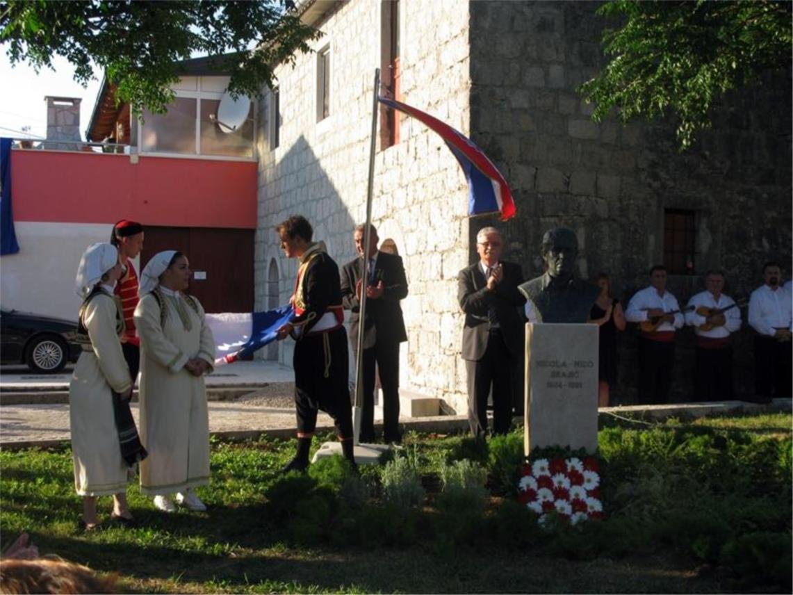 Otkrivanje spomenika Niki Brajiću u Ravnom 0