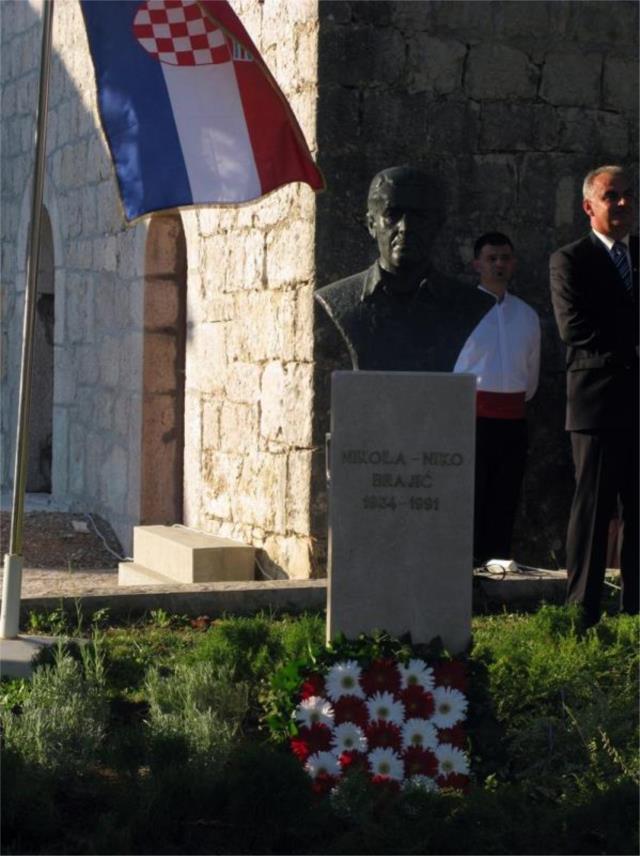 Otkrivanje spomenika Niki Brajiću u Ravnom 0