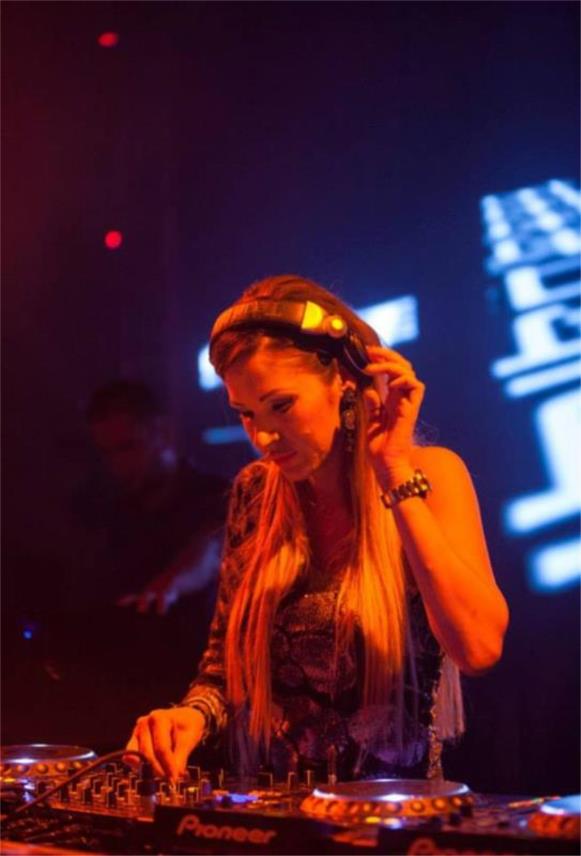 Dj Lia  0