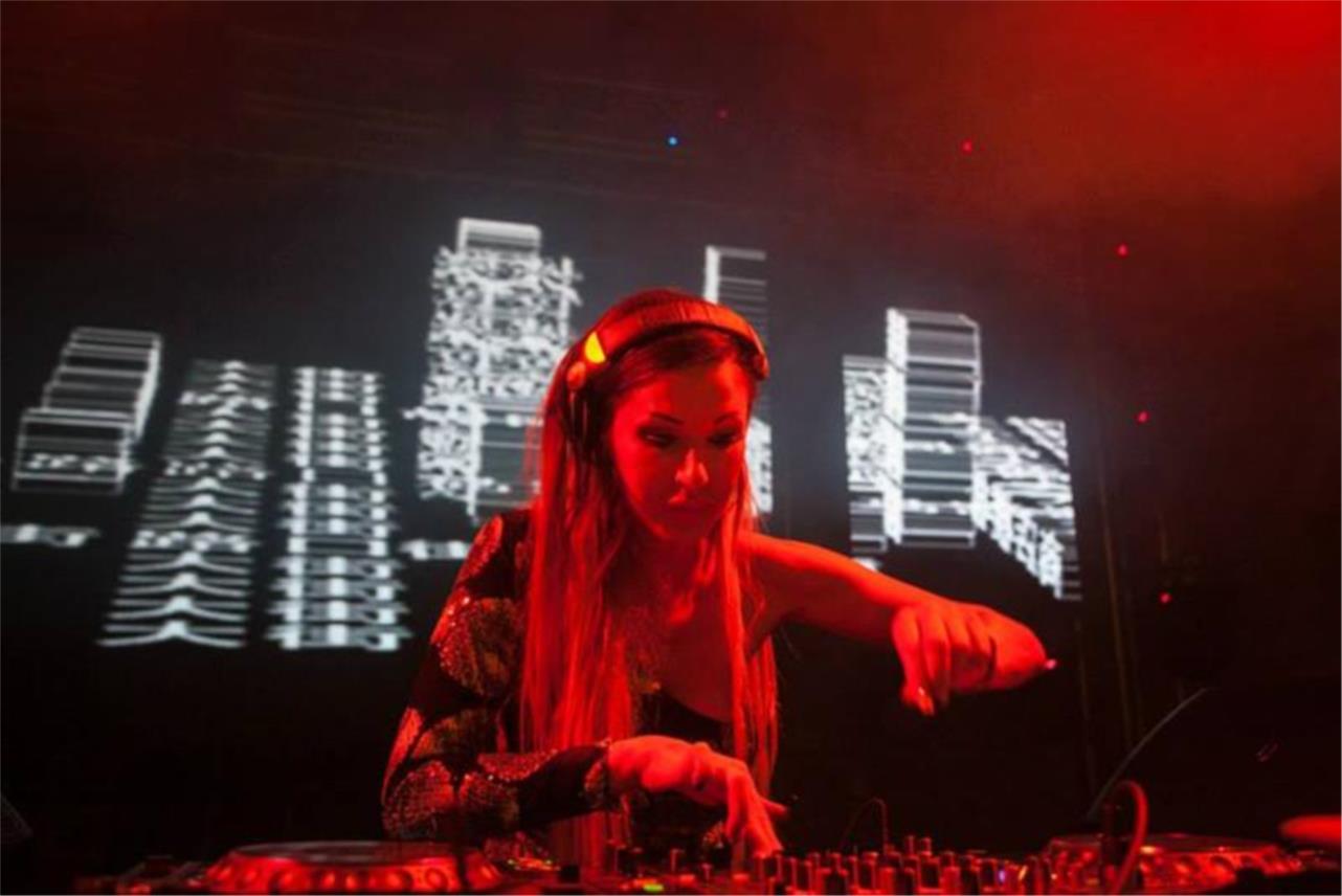 Dj Lia  0