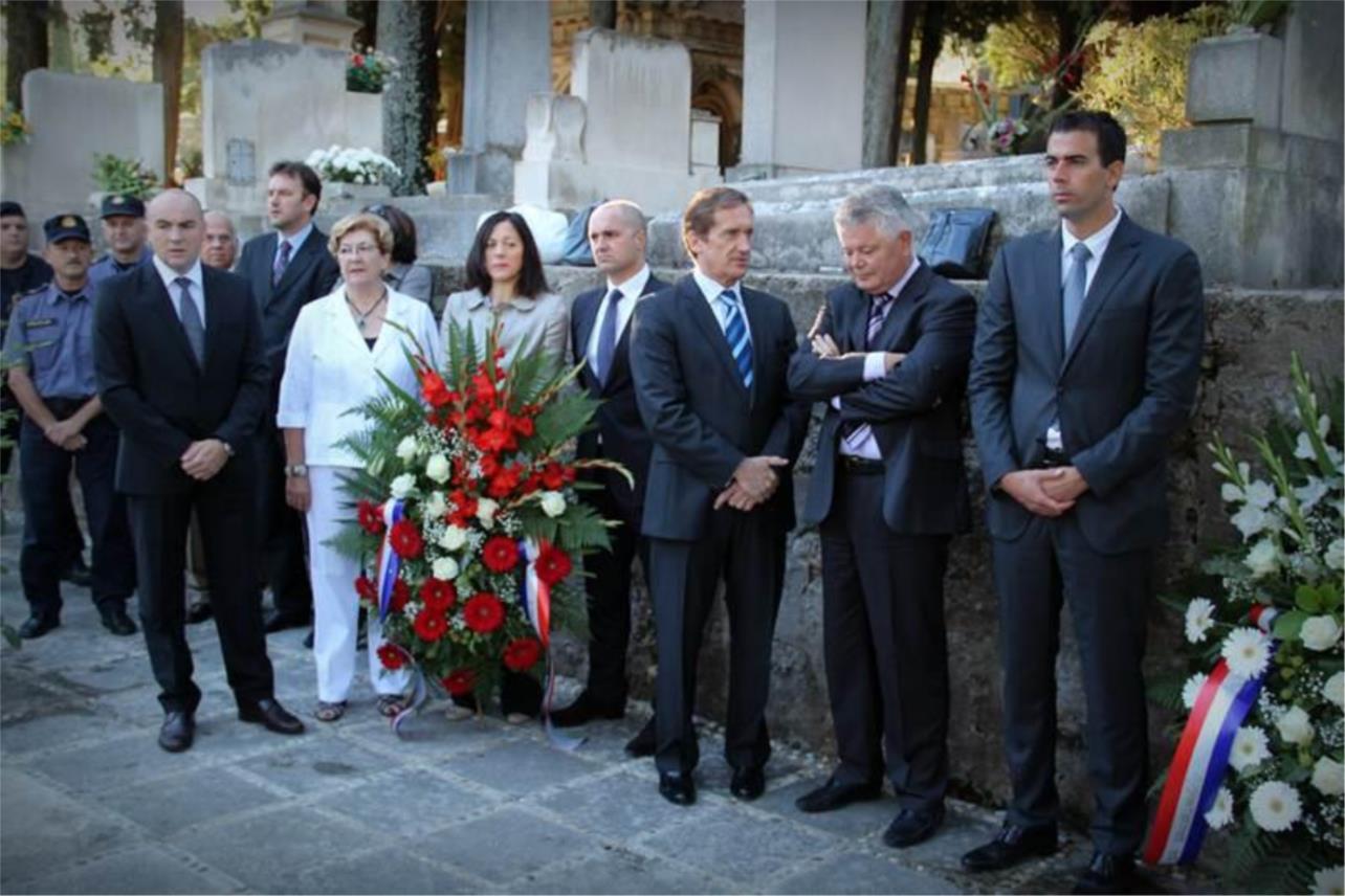 Boninovo polaganje vijenaca 0