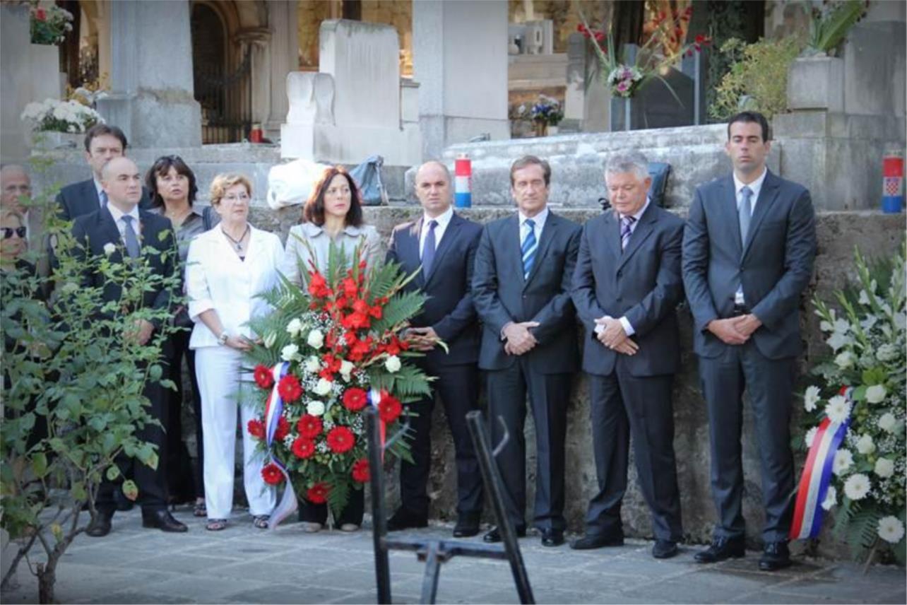 Boninovo polaganje vijenaca 0