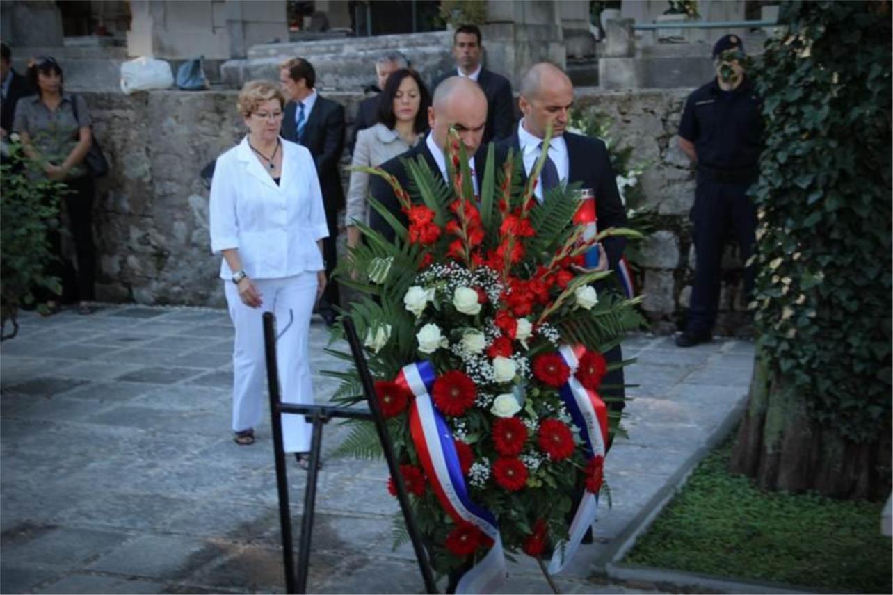 Boninovo polaganje vijenaca 0