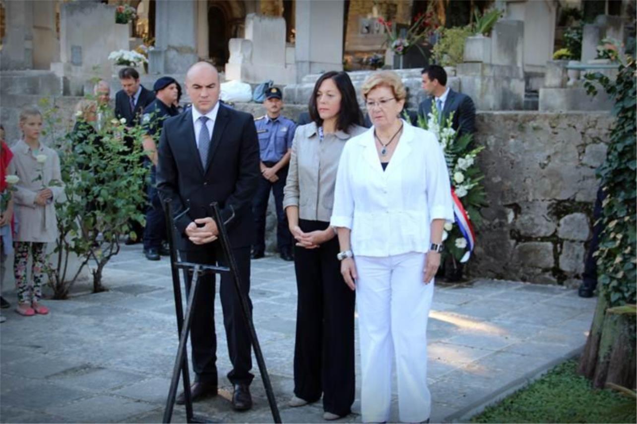 Boninovo polaganje vijenaca 0