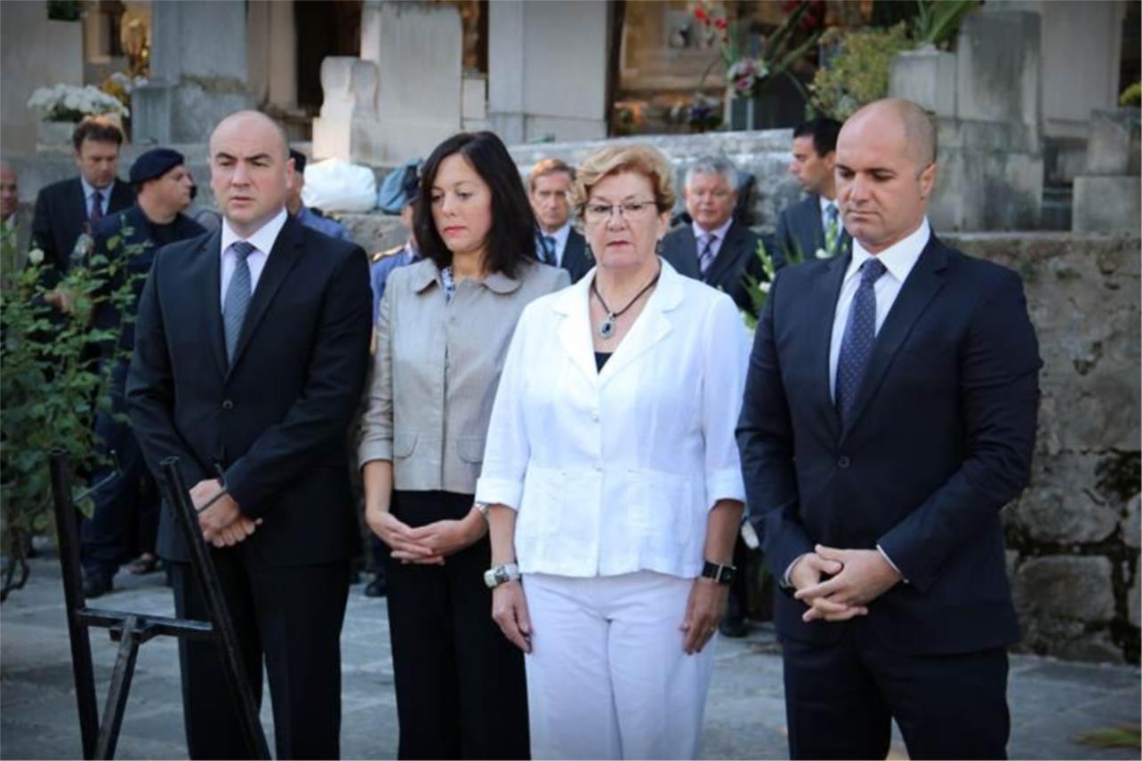 Boninovo polaganje vijenaca 0