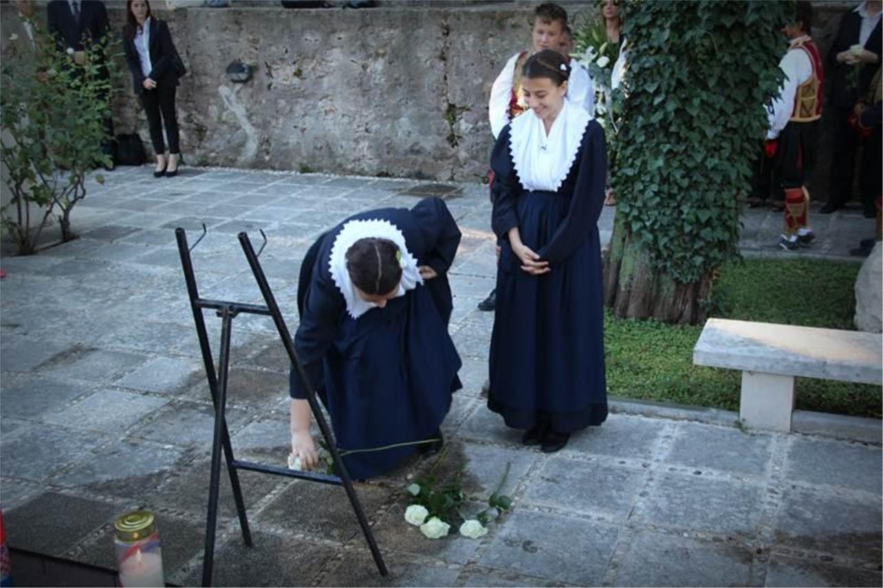 Boninovo polaganje vijenaca 0