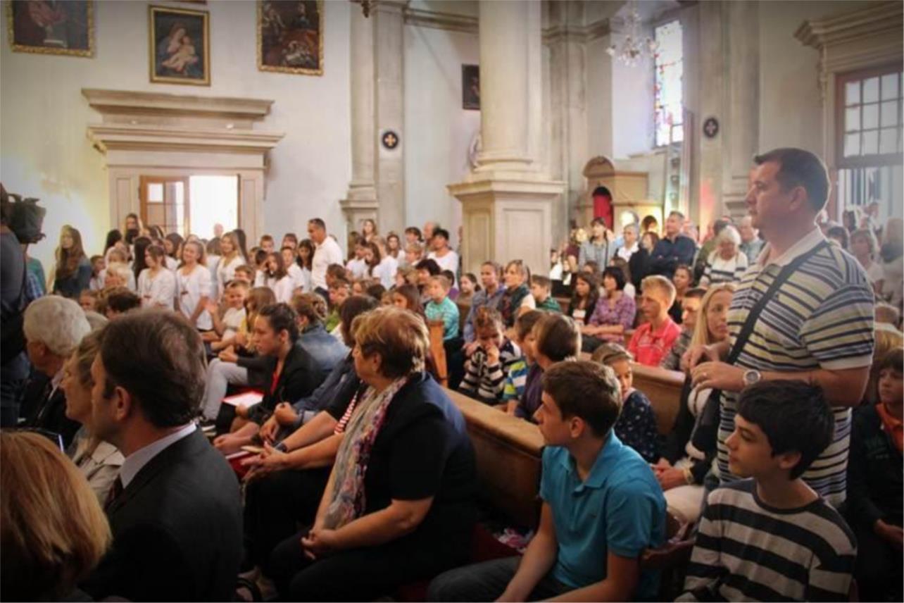 Crkva sv. Vlaha_ osnovnoskolci 0