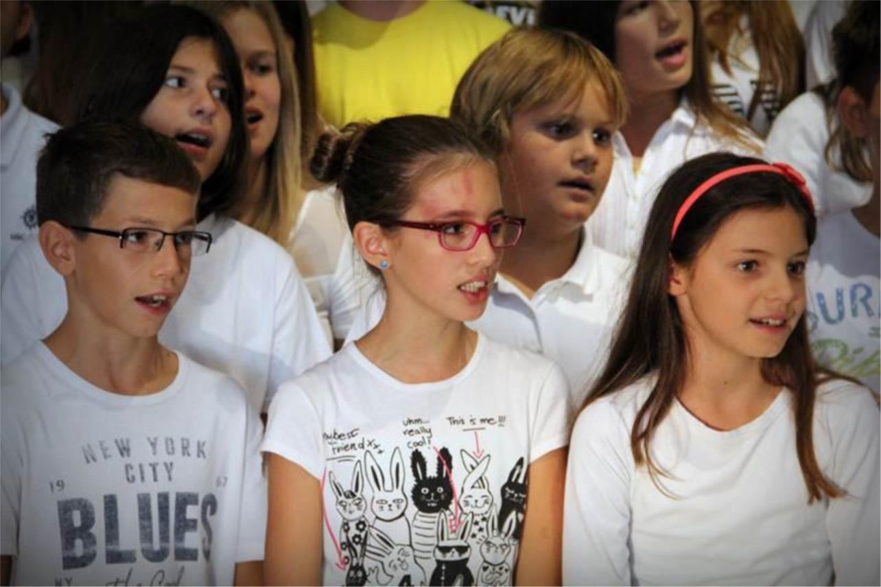 Crkva sv. Vlaha_ osnovnoskolci 0