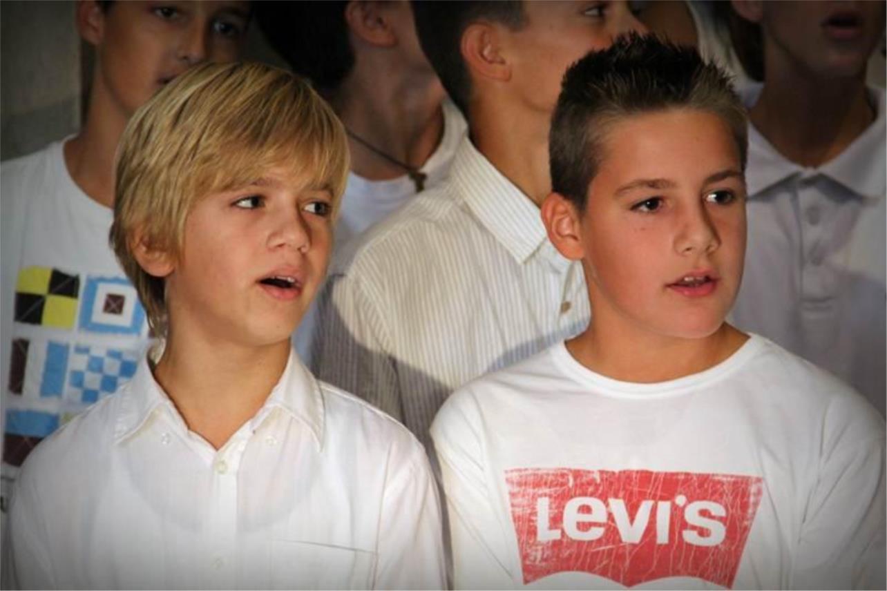 Crkva sv. Vlaha_ osnovnoskolci 0