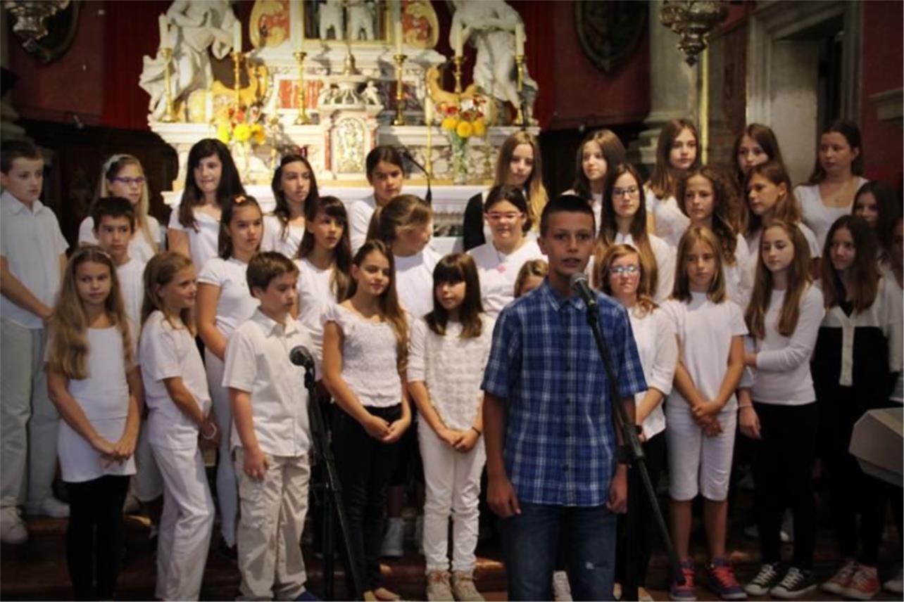 Crkva sv. Vlaha_ osnovnoskolci 0