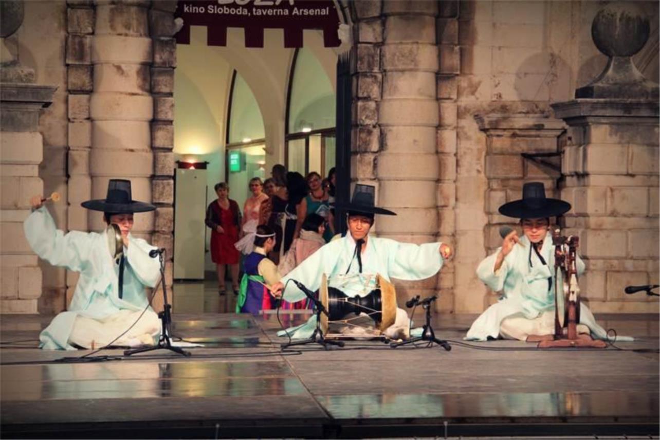 Folklor Stradun 0