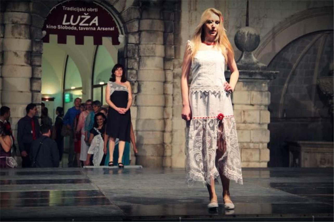 Folklor Stradun 0
