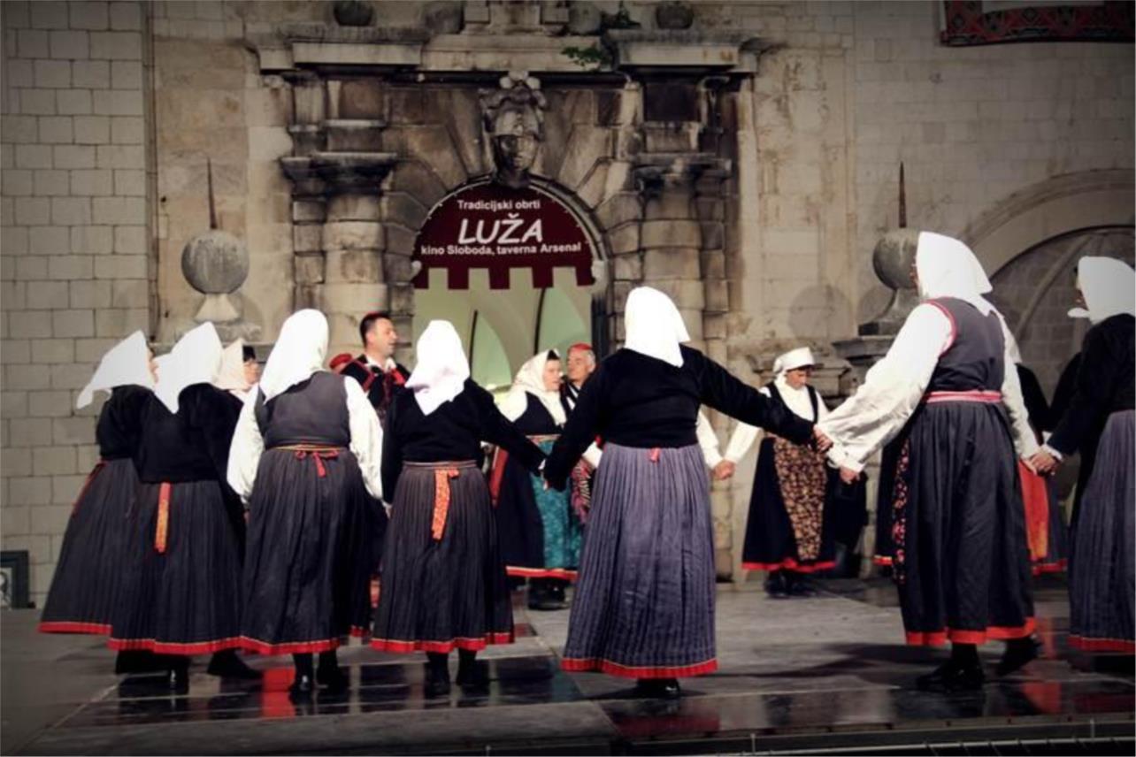 Folklor Stradun 0