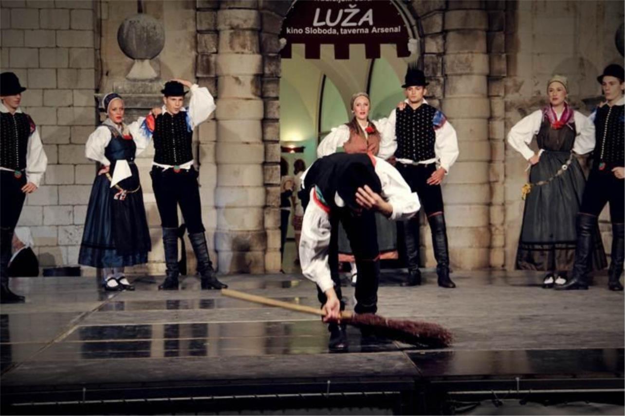 Folklor Stradun 0