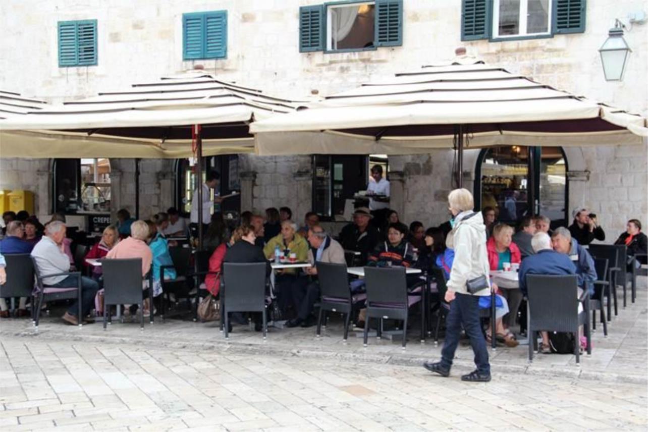 Gužva na Stradunu 0