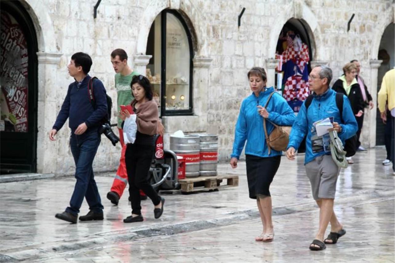 Gužva na Stradunu 0