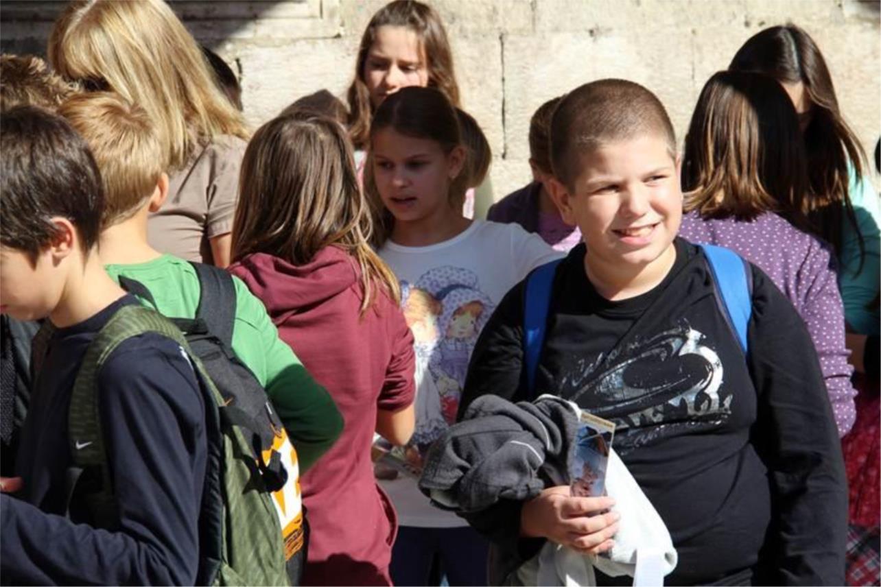 Milenijska fotografija 'Čitaj mi' 0