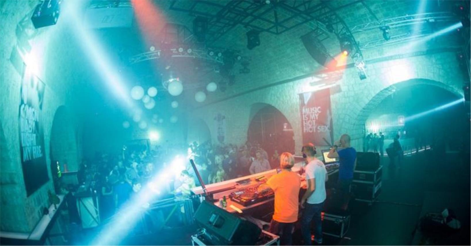 Lissat & Voltaxx 0