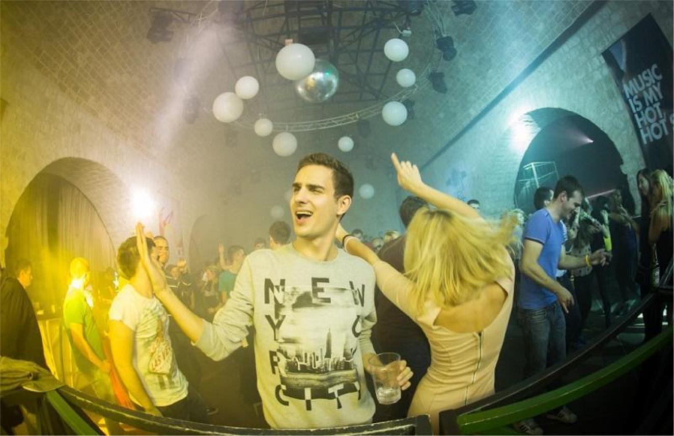Lissat & Voltaxx 0