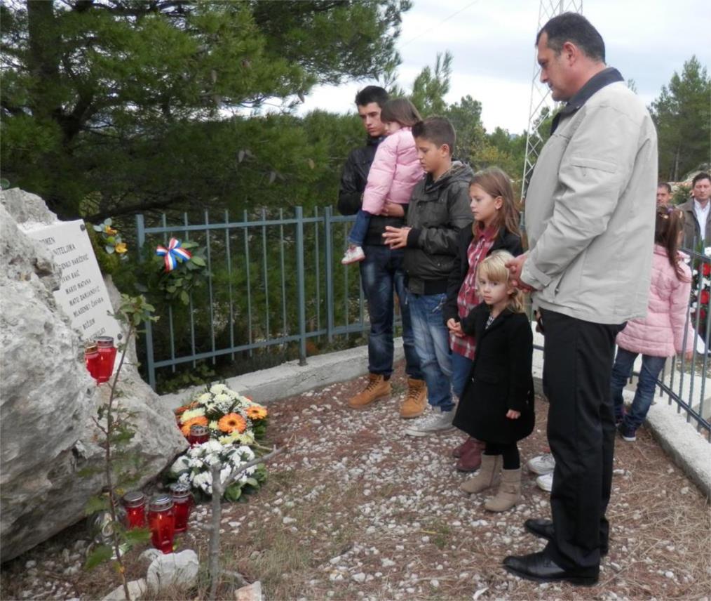 Polaganje vijenaca Komolac-Strinćijera