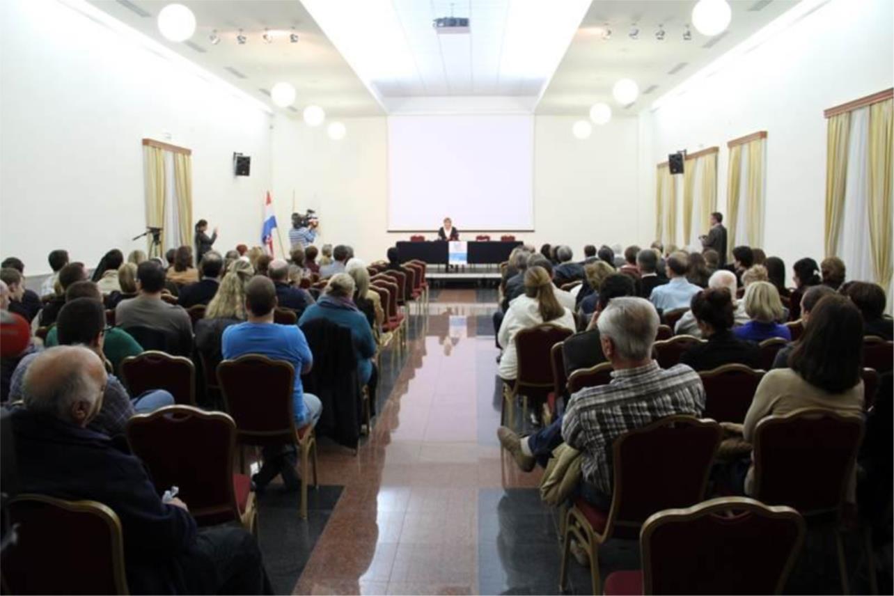 U ime obitelji-tribina Dubrovnik 0