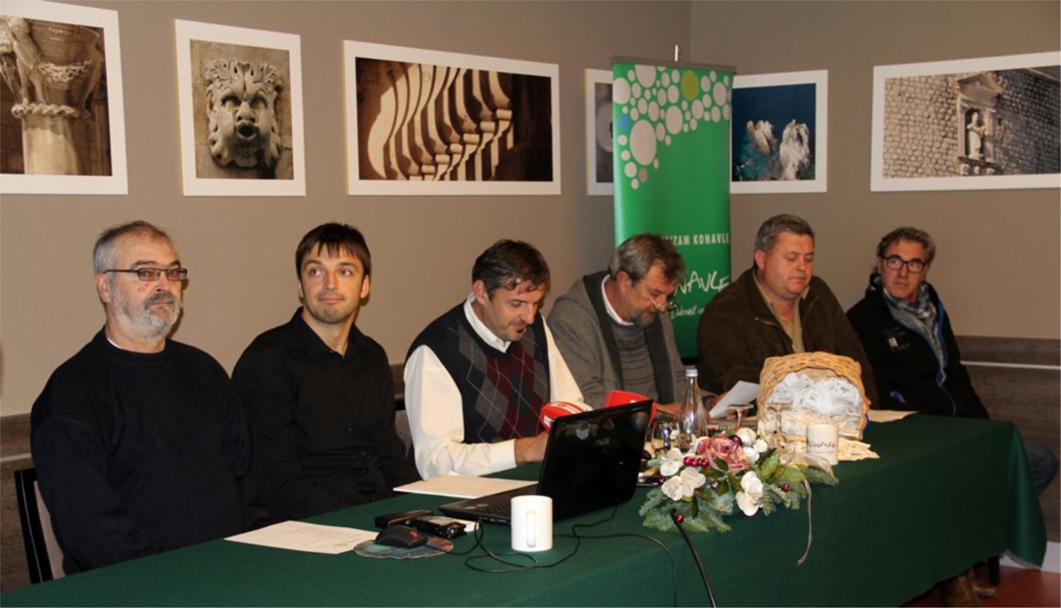 Mirisi Božića