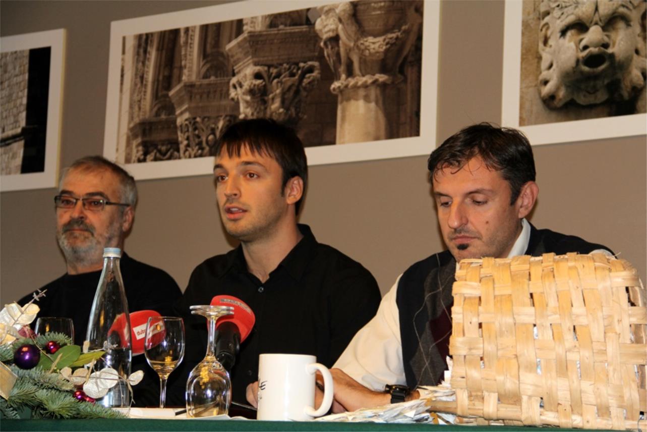 Mirisi Božića