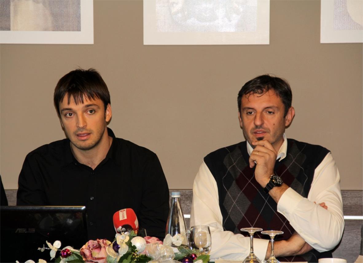 Mirisi Božića